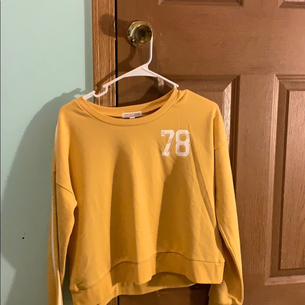 Yellow cropt top shirt